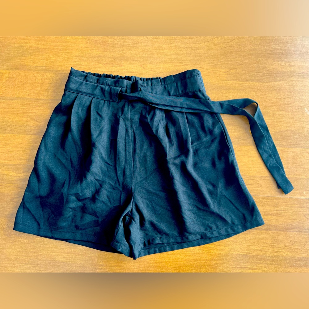 DR2 High Waisted Tie Black Dress Shorts Never Worn XS
